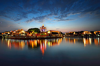 美女脱光光APP:赛车涂装编辑器上线,个性化改装掀起竞速游戏新热潮-4