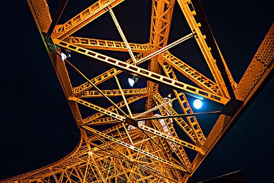 同性男同视频网站：虚拟社区经营新作，自由打造专属互动平台