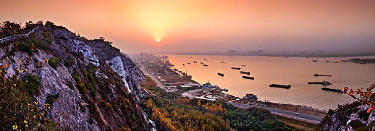 18大禁黄软件：墨西哥极速之旅，在感官风暴中追寻驾驶真谛-3