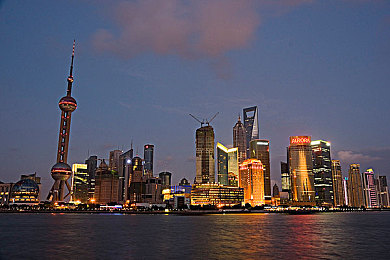 男同色色网站：极速羁绊，竞轨共鸣，情感引擎驱动未来赛道-3