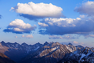 明里紬被公侵犯：极速狂飙都市追击，天才女车手复仇夺回家族荣耀-2