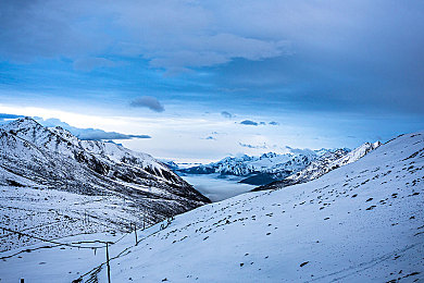 糟老头子至尊版app官方下载ios：复古赛车新作登陆iOS，硬核像素驾驶引爆怀旧狂潮-2