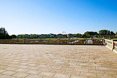 美女差差：竞速新作今日上线，人车双线养成颠覆传统赛车游戏体验-2