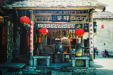 色之综合色：当调色盘遇上轰鸣引擎，谱写流动光谱乐章-3