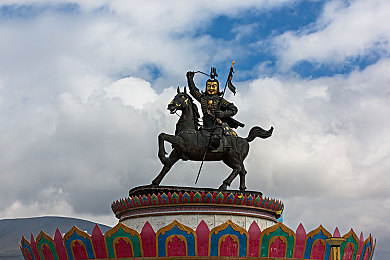 黄色软件OPPOvivo：霓虹飞驰都市，光影交织竞速新纪元