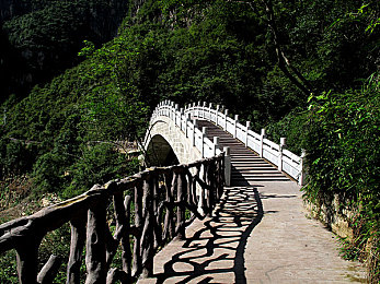 精国产品一区:国产汽车化身开放世界新游,今日开启你的竞速驾驶之旅-2