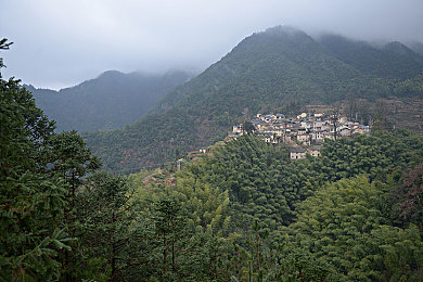 操迪丽热巴什么感觉：驾驭幻影S7，体验高难度漂移的操控艺术