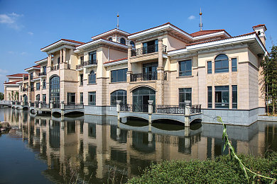 少妇被按摩师摸高潮：极速狂飙感官超载，触觉技术引爆沉浸驾驶新纪元-2