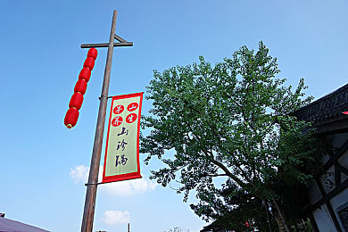 99热天堂：霓虹城街头赛车盛宴今日开启，深度改装系统与动态天气打造极致驾驶体验-2