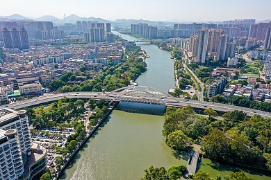 女人操公猪:废土狂花驾驭钢铁巨兽,硬核竞速征服荒野之巅-1