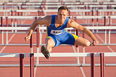 国产成人看片:幻影引擎新作今日上线,霓虹城飙车体验媲美电影大片-3