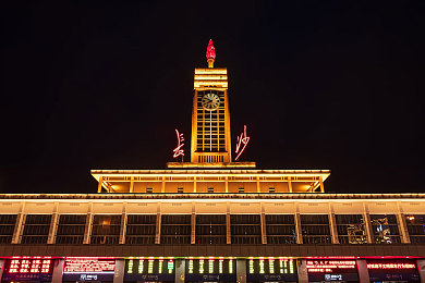 w973cc最新版本更新内容:霓虹都市震撼降临,全新赛道与未来座驾引领竞速新纪元-3