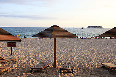 大战史莱姆:当竞速遇上奇幻,驾驶改装战车开启异世界冒险之旅-3