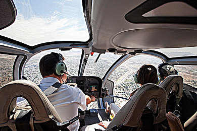 亚洲韩国日本一区二区：极速分野，东方双轨的视觉盛宴与操控哲学-3