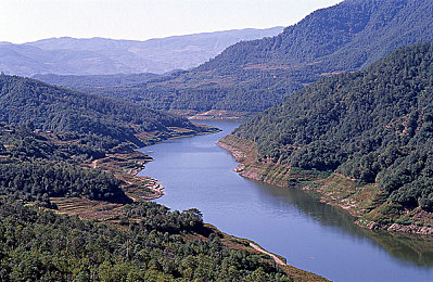 差差差app：极限边缘，驾驶艺术在失控与掌控间起舞-3