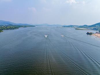 国产AV成人电影：虚幻引擎5打造国产超跑竞速新作，极致视听重塑真实驾驶体验-3