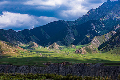 300黄软件：复古像素赛车新作发布，硬核漂移系统与隐藏改装攻略全解析-3