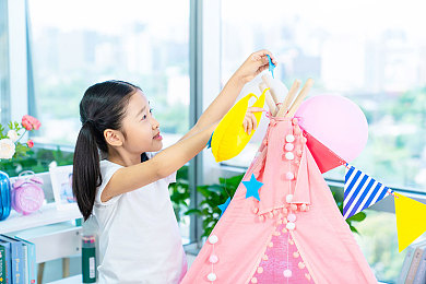 可爱清纯小男生GAY：《极速幻想》全新模式上线，纯真竞速开启童话赛道之旅-2