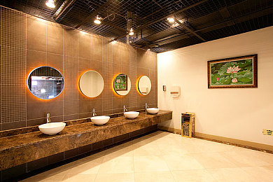 火辣apo导航：《极限街头：霓虹狂飙》正式上线，动态导航系统重塑竞速游戏体验-4