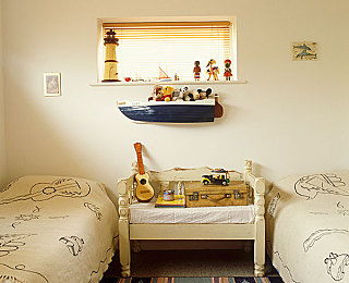 国产av成人影视：《极速幻境》今日上线，沉浸式VR竞速带你体验未来都市狂飙-2