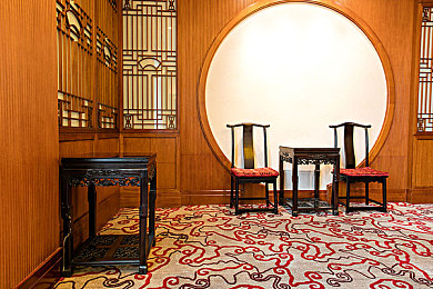 黄色片入口：霓虹轨迹中的速度密码与视觉迷宫-2