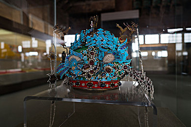 男女插鸡鸡软件：科幻竞速新作，自由拼接改装，体验无性别差异的极速对决-2