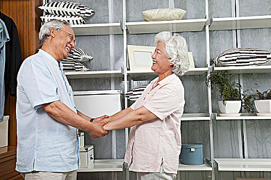 我和老婆真实的3p经历：三角共鸣，极速协同的信任之旅-3