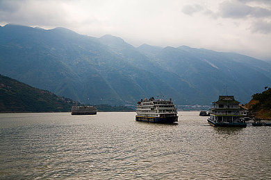 男生与女生一起差差软件:双人协同驾驶之旅,差异互补共赴极速挑战-3