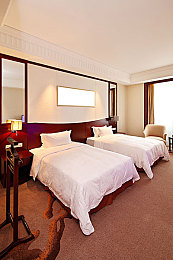 美女露出奶头的软件：幻影涂鸦，极速赛道上的个性化艺术创作之旅