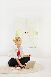 黄色软件3.033.03：代码狂飙，虚拟都市的终极改装谜境