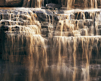 乱伦网络：潜入新东京，破解家族阴谋的赛博朋克冒险-3