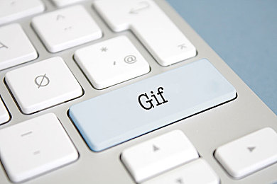 男生操女生的软件：极速追逐，心智交锋，赛道上的策略博弈与操控艺术-2