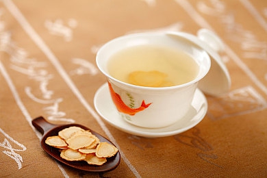 蜜桃av片:霓虹狂飙,解锁未来都市的极速美学与驾驶艺术-5