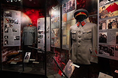 中文Av电影：霓虹赛道光影交织，开启视听竞速新纪元-2