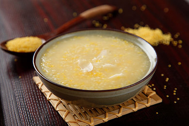 成人软件导航：霓虹夜幕下的终极驾驶，你的传奇从改装开始-2