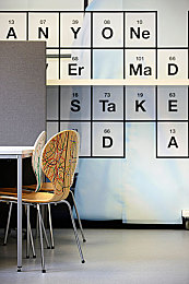 黄色软件V3.03：霓虹城街头极速狂飙，全新动态赛道挑战你的驾驶极限-4