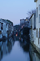 十大禁止安装app有风险下载:警惕改装陷阱,安全驰骋虚拟公路的专业指南-3