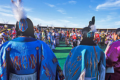 黄色在线观看APP：驾驭顶级超跑，沉浸墨西哥绝景的竞速盛宴-2