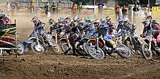 黃色软件网站下载3.0.3免费：极速狂飙新纪元，东京夜雨赛道改装全解析