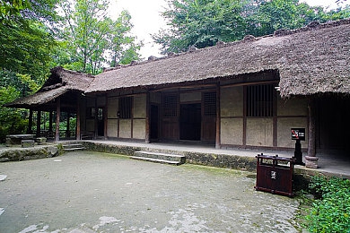 3.0.3免费oppo版破解大全免费网站:极速狂飙新版上线,破解风波引发玩家安全担忧-2