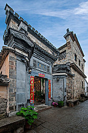 性裸交女人与公豬交ZoZ0z：神经链接狂飙，人车合一极限竞速之旅