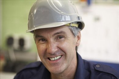 绅士本子：经典跑车手稿收藏与竞速融合，全新游戏今日正式上线-2