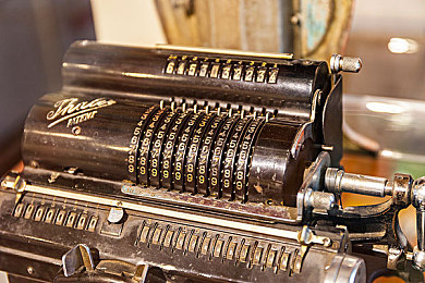 男同视频网:竞速新纪元,录制狂飙瞬间,打造你的街头媒体帝国-4