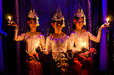 黄色软件app视频免费下载3.03：极速狂飙3.03深度评测，免费解锁全车辆攻略与隐藏彩蛋揭秘-3