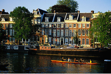 成人黄色app：午夜街头竞速新作上线，黄色风暴席卷地下赛车世界-4