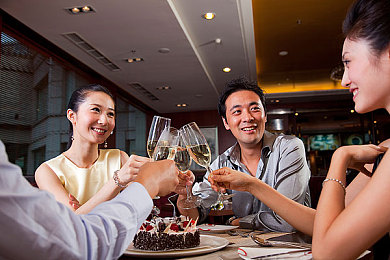 女生被男生玩的软件：极速社交赛道揭秘，新手如何避免被竞技高手套路-4