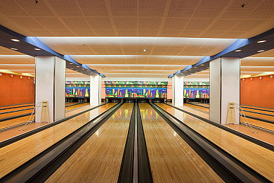 中国老太业余自由：退休女车神引爆公路传奇，国产改装车挑战隐藏赛道新玩法-3