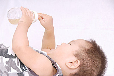 黑人双人RAPPER的背景故事：《街头节拍：双雄传说》今日上线，体验竞速与说唱交织的街头传奇-3