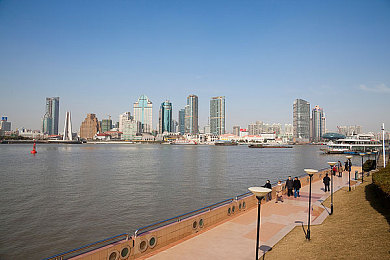 国产精品秘 果冻传媒换脸：《极速幻影》今日上线，竞速与身份伪装玩法引爆玩家热议