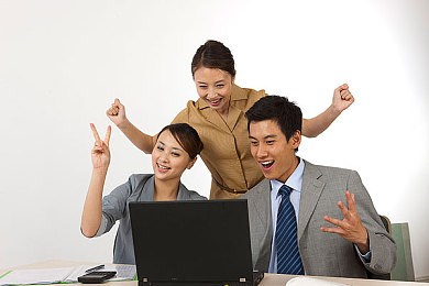 天美麻豆天美传媒AV国产：虚拟偶像竞速计划，星光与引擎的共舞-3